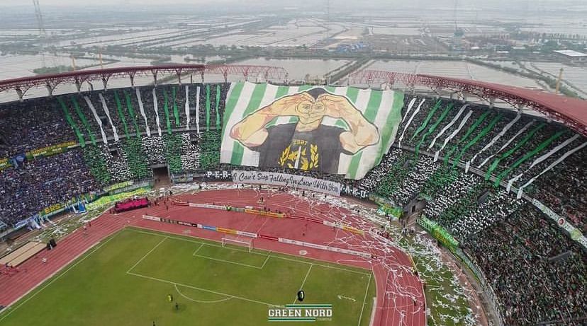 Ada cinta yang harus diutarakan. 
H-2, es sama gorengannya di skip dulu.