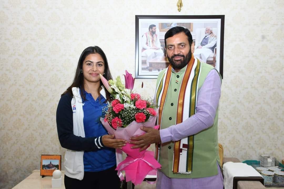 bjphry4jind's tweet photo. देश की धाकड़ बेटी का मुख्यमंत्री निवास पर स्वागत और अभिनंदन किया।हरियाणा की बेटियों के लिए आप एक नई प्रेरणा स्रोत हैं।एक ही ओलंपिक में दो-दो ब्रॉन्ज मेडल जीतकर आपने प्रदेश का मान बढ़ाया है।

140 करोड़ भारतीयों को गौरवान्वित करने के लिए आपका हार्दिक आभार :-@NayabSainiBJP https://t.co/zZeWIwBgh1