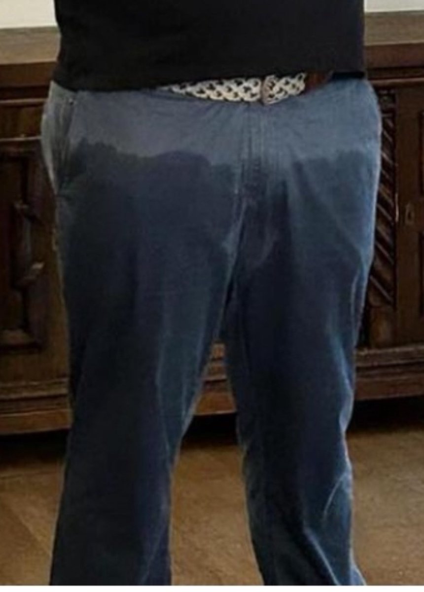 Det er Sildajazz-uke i Haugesund, @RunarNordvik. Da bruker man regnbukse til jobb. Barnelærdom!