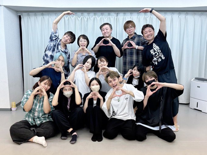 neo_0218's tweet photo. 音楽制作・振付させていただく

9/12(木)-18(水)
#鈴木区 "月に願いを、#おっさんに愛を "
の、読み合わせへ💫

鈴木区さん15周年は
またまた凄い作品になるぞ!!!

主題歌(イントロ)も皆様に聴いていただき
堀田ちゃんの手作りお菓子もいただき幸！

お楽しみに～▷https://t.co/uuQd4FbgQ4 https://t.co/1lKHaTQY3b