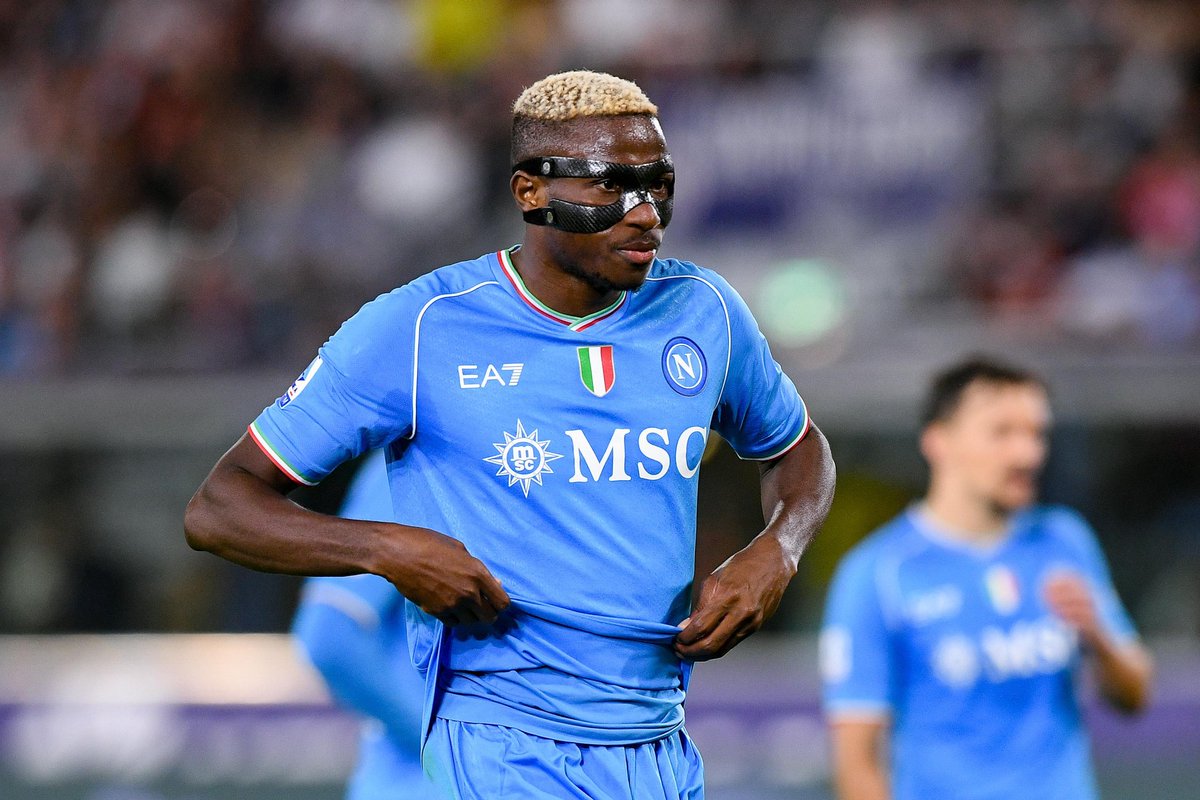 Blue_Footy's tweet photo. 🗣️ William Gallas: “In a similar way to Didier Drogba, Victor Osimhen can bring Chelsea to the next level.

Looking at what he has done with Napoli and leading them to the title, he could do that with Chelsea. Chelsea need a striker and I don’t know what they are waiting for.” https://t.co/ExiN09WDQT