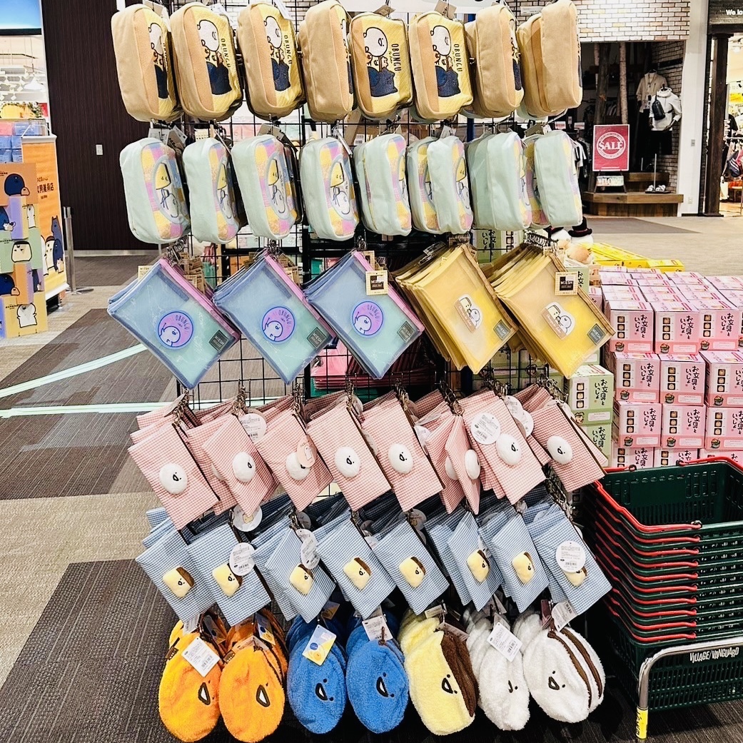 vv__official's tweet photo. ／
#お文具といっしょ
POP UP SHOP
#お文具雑貨店
開催中です！🎉
＼

🤍茨城県　イーアスつくば

全長180cmの巨大お文具さんハグバルーンがお待ちして��ります〜！🙌

https://t.co/zMbtQrx2CT https://t.co/qXDDIhjdna