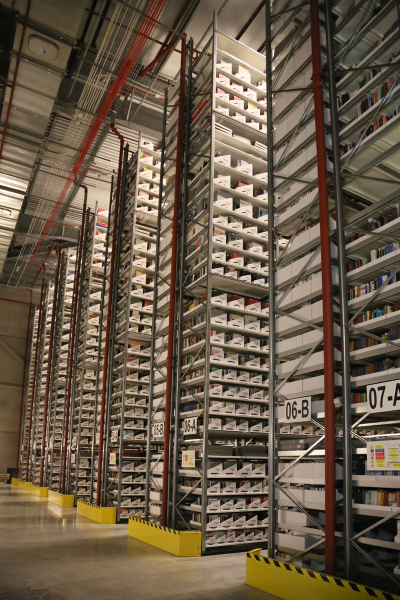 bodleianlibs's tweet image. It&apos;s #BookLoversDay - so put down your smart phones and pick up a book. We love books so much, we&apos;ve collected more than ten million of them in our storage facility in Swindon. They are stored on 153 miles of shelving more than 10 metres high 👀go.glam.ox.ac.uk/bsfswindon