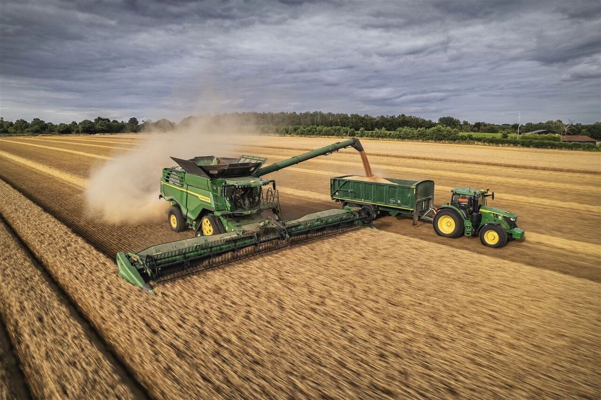 John Deere X9 1100 Harvester on demo from @tuckwellgroup in Horkesley this week with Rix Farms. 

•

•

•

•

•

#Harvest #Combine #Photography #Drone #Harvester #JohnDeere #Farming #FarmingUK #Tractor #DJI #DronePhotography #droneoftheday #FarmingL… instagr.am/p/C-cRGXps4Y0/
