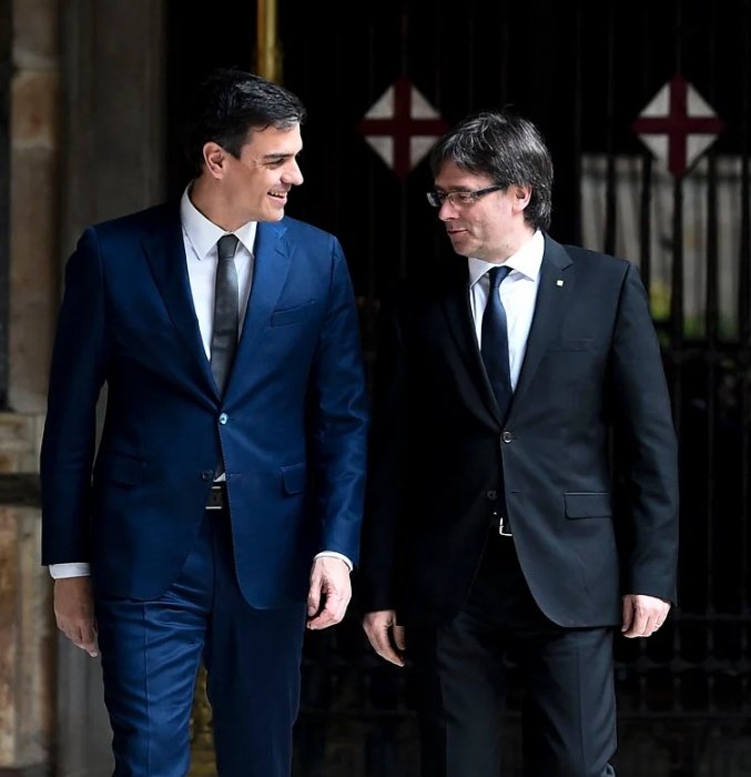 Que nadie dude que la magia de Puigdemont venía totalmente acordada con #Moncloa para la omisión. 

Por ende, la burla no es de #Puigdemont al Estado. Sino del Estado a todos los Españoles.