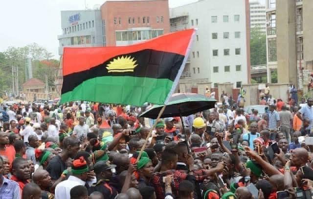 EmekaGift100's tweet image. Re- #IgboMustGo Campaign: The Proper Slogan Should Be #ReferendumNow

...And Yoruba&apos;s Should Know That Britain Carried Them At Their Back Like A Baby To Fight Igbos in 1967-70

In countless occasions and years Igbos have been threatened by Yorubas and Hausa/Fulani&apos;s.  Ndigbo have…