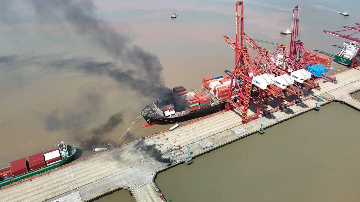 JaneZha59357438's tweet photo. Today Ningbo ports, a container ship is in big explosive, all guess battery products. Only last month, Yantian port had a container in smoke and fire, China customs in high onsite checking rates in weeks. Now Ningbo ports, be carefull if you ship products with battery! https://t.co/4Yik65Zym8
