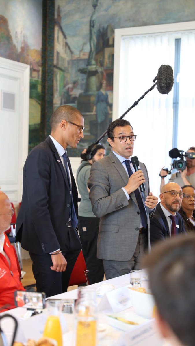 adel_ziane's tweet photo. Avec @karim_bouamrane 
Nous avons eu le plaisir d’accueillir à nouveau cette semaine Karen Bass, Maire de Los Angeles, pour un échange chaleureux sur la préparation des Jeux Olympiques, en particulier le Village des athlètes et les enjeux sociaux pour les habitants, et tracer des perspectives de coopération entre nos deux villes en vue des JOP de Los Angeles en 2028.
@MayorOfLA