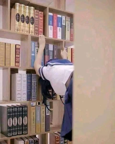 Cleverlydey4u's tweet image. students are really going through a lot, look how she's crying 😢