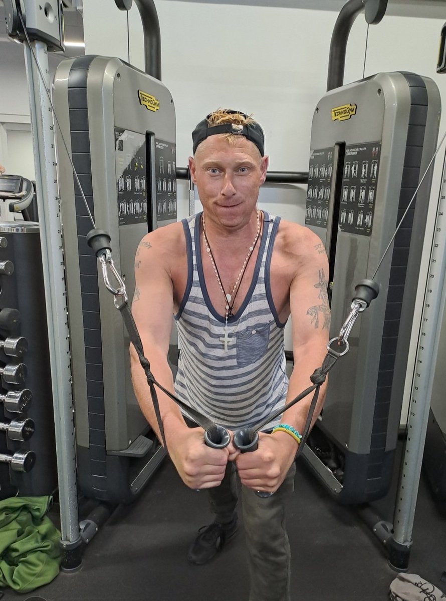LCCDayOps_MH_'s tweet photo. Phil has come a long way from drug addiction &amp; homelessness. He now has a flat, and he volunteers to help others. Phil said he feels his life is finally back on track with a new partner and goals for the future to get back into working as a DJ. #HealthAndWellness https://t.co/fv3c55y7Qn
