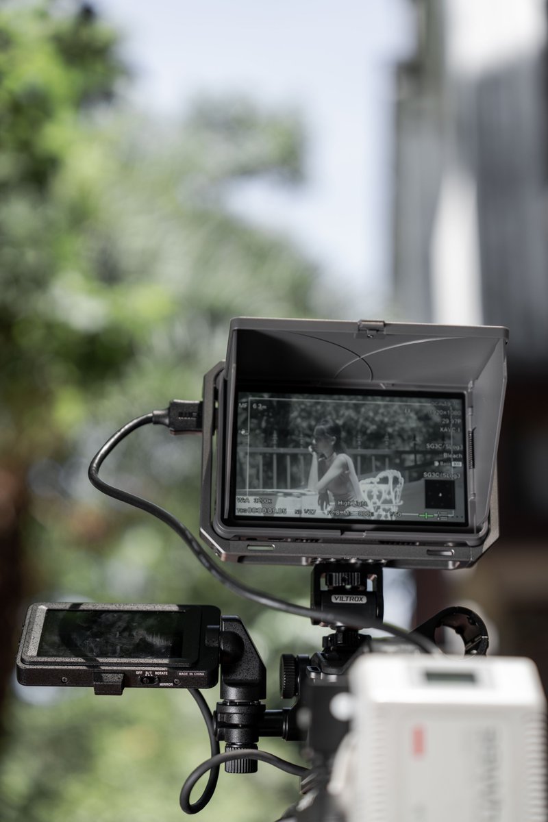 ViltroxOfficial's tweet photo. Viltrox DC-X2/X3 Touchscreen 6 Inch FHD Camera Monitor. With advanced tools such as waveforms and 3D LUT, accurate control and real-time color grading can be achieved.
#viltrox #viltroxdcx2 #viltroxdcx3 #videocreate #videocreator #videocreating #cinematography #cinegear https://t.co/4gHQOmGt5h