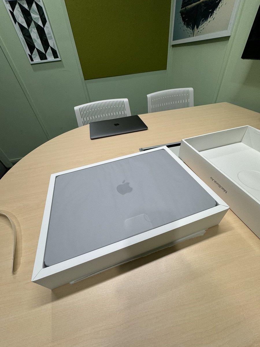 khurram_ux's tweet photo. New device in the house! 🥳
#Macbook #Macbookair #M3chip https://t.co/dGDcaFFe1n