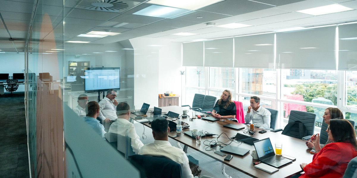 OneSearchDirect's tweet image. Some familiar faces came visiting to our Skypark HQ this week - our lovely sales team traded virtual meetings for face-to-face collaboration. Great to have the team together!

#conveyancing #OneSearch #PropertyDataExperts