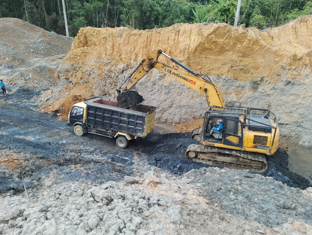 Ary12_10's tweet photo. Di Take Over Tambang Batu Bara Lokasi Tambang Kalimantan Tengah dg Luas lahan : 2.575 Ha.

yg minat japri 081249225066 https://t.co/tPskNICvzw