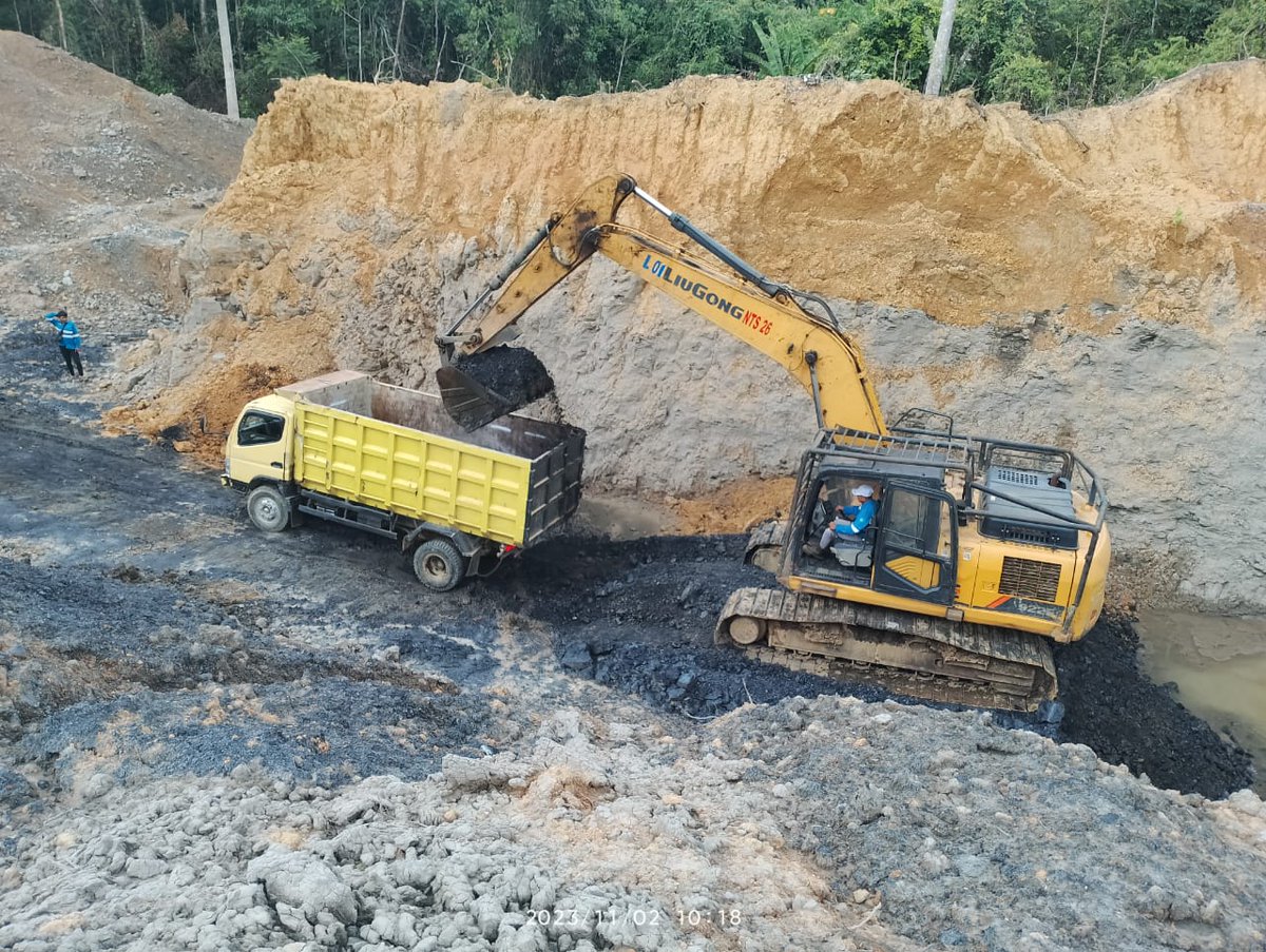 Ary12_10's tweet photo. Di Take Over Tambang Batu Bara Lokasi Tambang Kalimantan Tengah dg Luas lahan : 2.575 Ha.

yg minat japri 081249225066 https://t.co/tPskNICvzw
