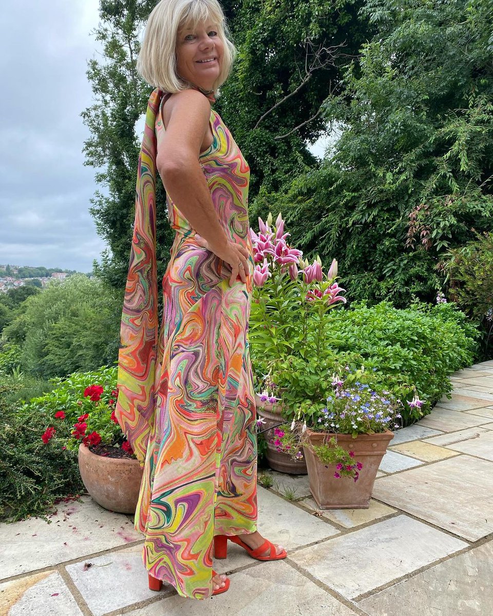 SimpMcCalls's tweet photo. How fabulous is this #V2008 dress by @jacqui367ashan ๐คฉ
Jacqui used a Pucci deadstock fabric with vibrant colours and swirl print to create this gorgeous statement gown.
V2008 is a full length bias cut dress designed with the iconic Tom & Linda Platt.
https://t.co/8ba5r73Eow https://t.co/PthX2zZ94U