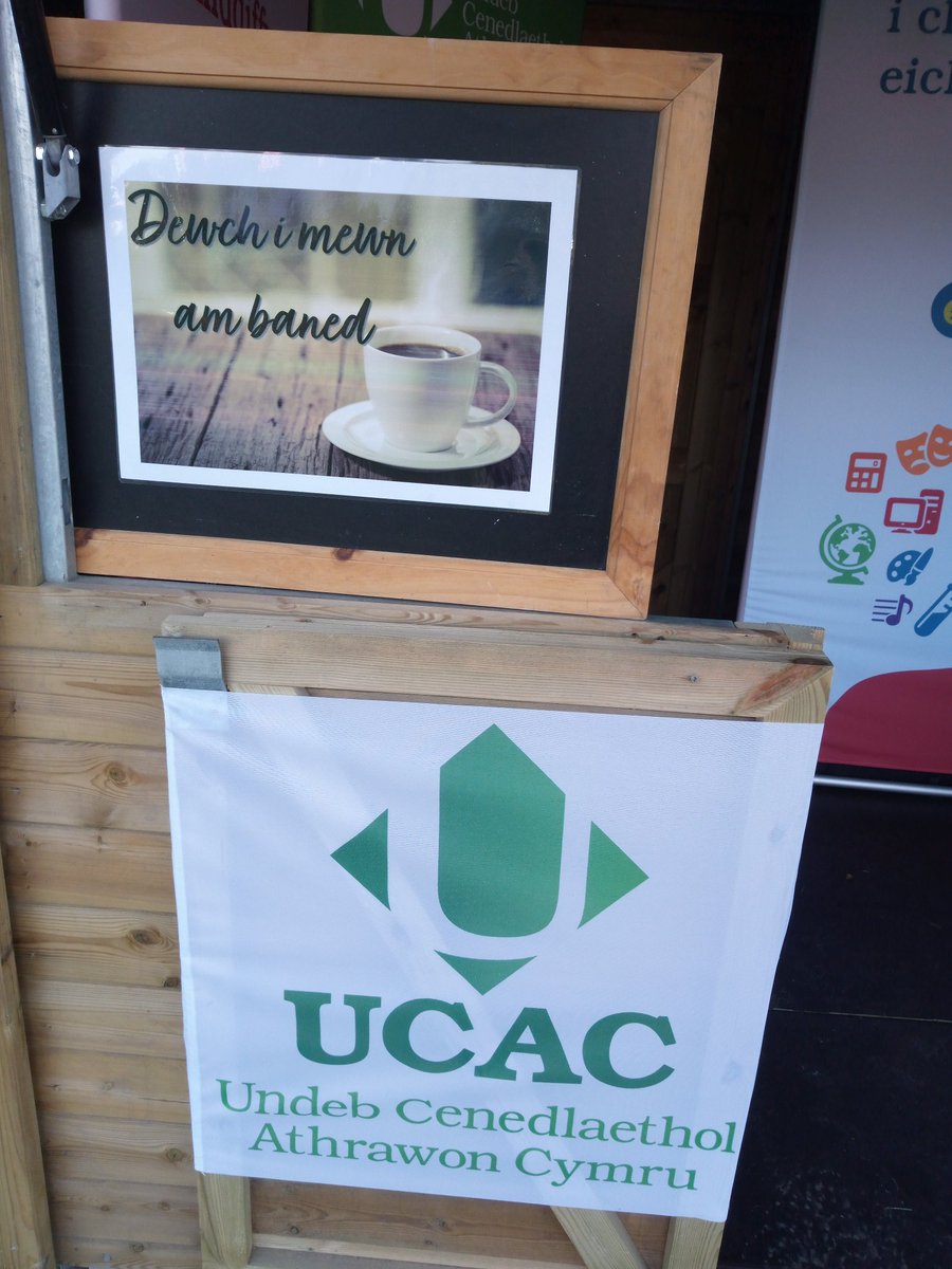 Bore da. Cofiwch fod croeso i chi alw am baned yn stondin UCAC yn yr Eisteddfod heddiw-C30.