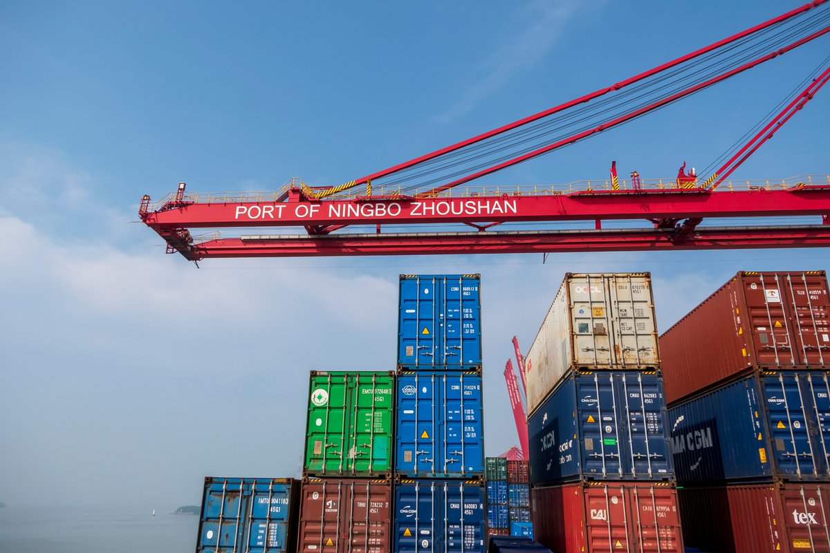 WorldCargoNews's tweet photo. #BREAKINGNEWS #BREAKING A powerful explosion struck a container ship docked at Ningbo-Zhoushan Port https://t.co/YCVrGL8mvU
#explosion #NingboPort #YMMOBILITY https://t.co/9rrvjUQdXQ