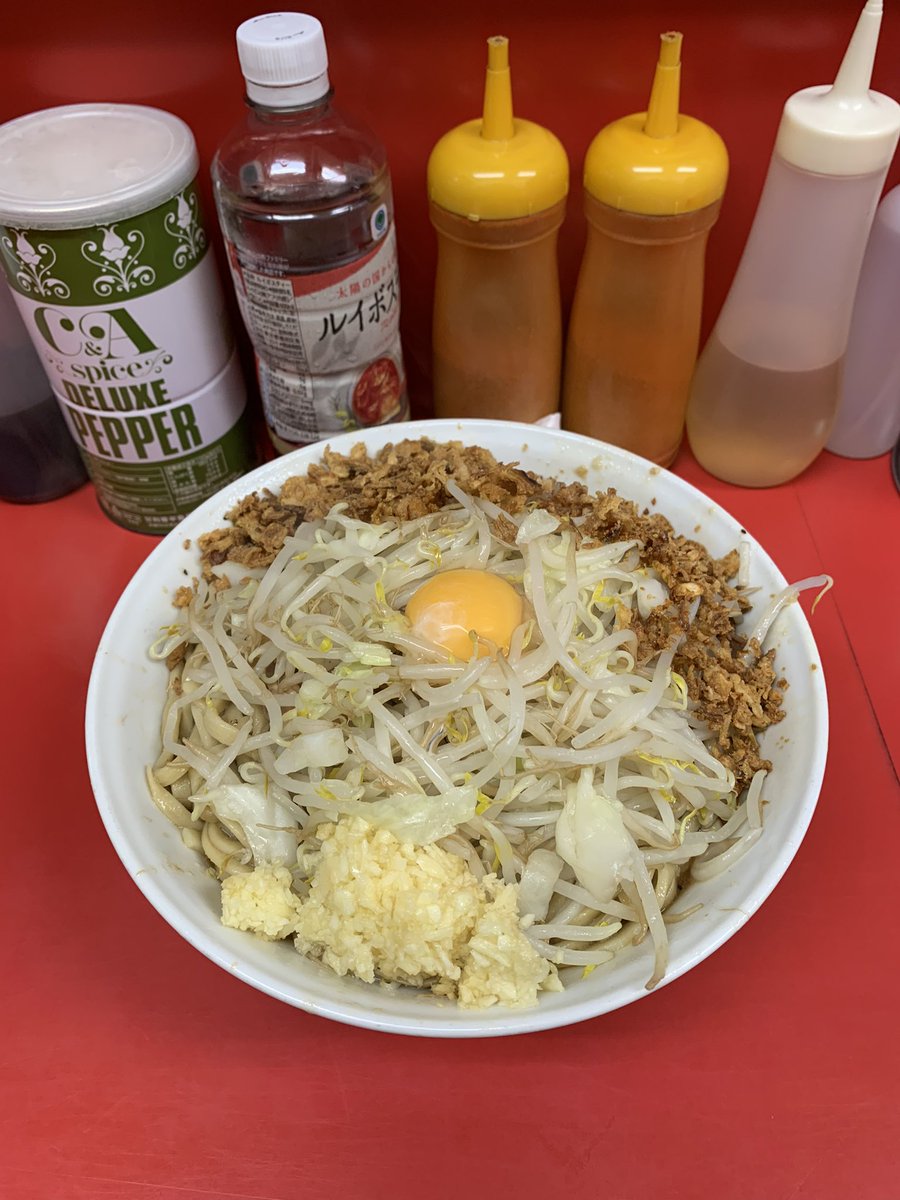 undersonkun's tweet photo. ラーメン二郎仙台店
大汁なし　＋豚1枚
ニンニクマシ
めちゃくちゃ熱い一杯🥵濃いめの豚にデロ麺がうまい。全体的に塩味やや強めでいい塩分補給になった。ごちそうさん🙏🏻 https://t.co/uFapNjKTBM