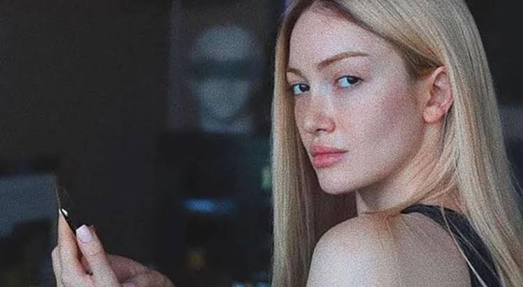 Sosyal medya fenomeni Danla Bilic: 

"Ana muhalefet çık bir şey de artık olimpiyat heyecanı bittiyse, günlerdir herkes helak oldu.

Hayvanlar canice öldürülüyor, erişim engeli kalkmıyor. Bizi duyan gören zaten yok onu biliyoruz da bari sen artık vur masaya elini bir zahmet."