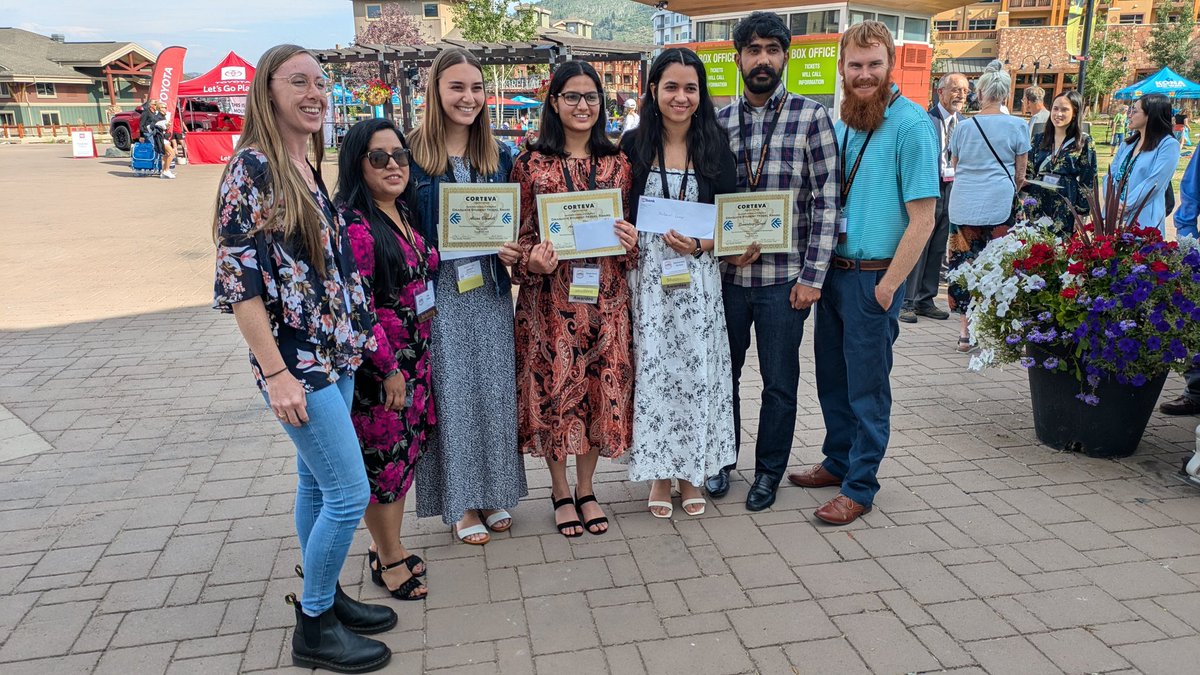 SON_nemaweb's tweet photo. Student travel award winners for #SON2024

Pictured are students sponsored by:
1. Bayer CropScience (apologies for my mistimed picture) 
2. BASF
3. Corteva Agriscience

Thanks to industry sponsors! Congratulations and great job to our student awardees. https://t.co/0qHkvLwBBH