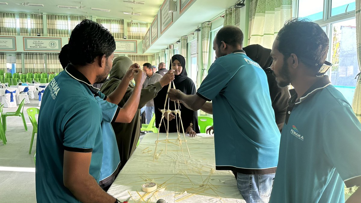 FahiTraining's tweet photo. Session two of @TeamFenaka CSET, Teamwork and leadership development session carried out with about 60 participants from over 24 station of Haa Alif &amp; Haa Dhaal atoll. 

#training #servicewithasmile #serviceindustry #customersatisfaction #customerservice https://t.co/J9Ans7CROY