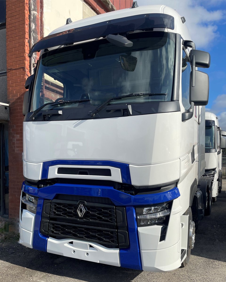 Another truck fresh out of our paintshop👌 Our body and paint shop is located on Dalton Street, HU8 8BB, Hull, and is ready to assist you with all your commercial vehicle needs!

#CommercialVehicles #Trucks #Paintshop #CommercialRefinishing #VehicleRefinishing