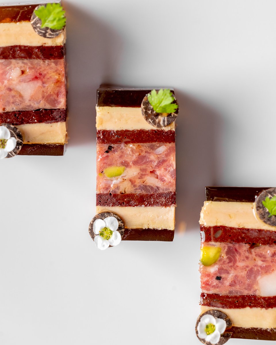 LUXURY LONDON tweet media