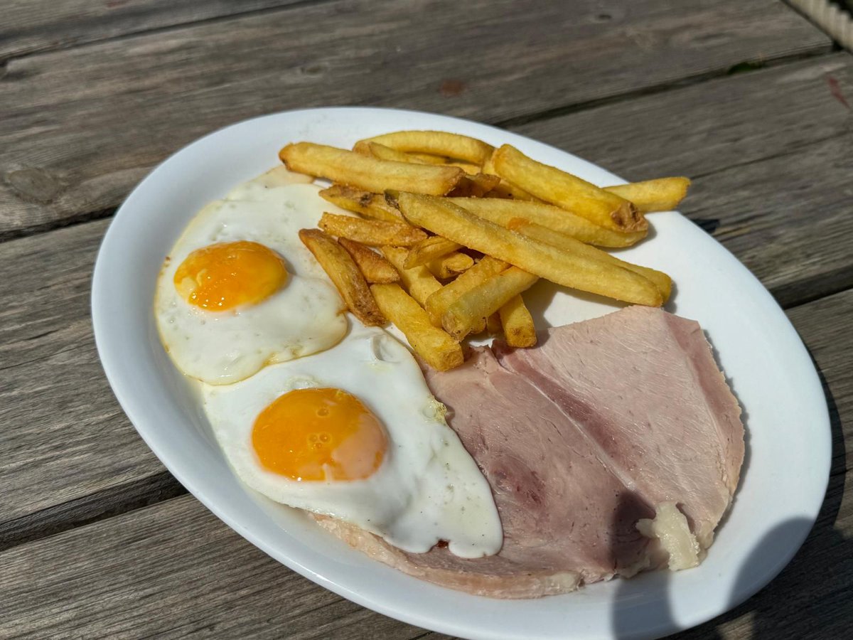 Introducing our new specials for this weekend - enjoy the Clubhouse Burger with double patties, double cheese &amp; bacon or go for the classic Ham, Egg &amp; Chips 🔥 😎