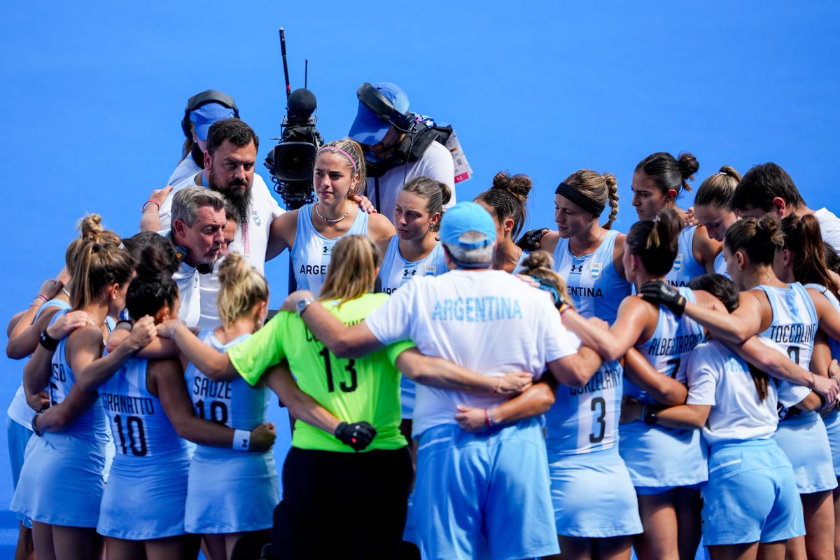 #Hockey 🏑 ¡LAS LEONAS SON DE BRONCE! 🥉

Empataron 2-2 con Bélgica y en la definición por penales se impusieron 3-1.

#EquipoARG 🇦🇷 #ArgentinaEnParís2024