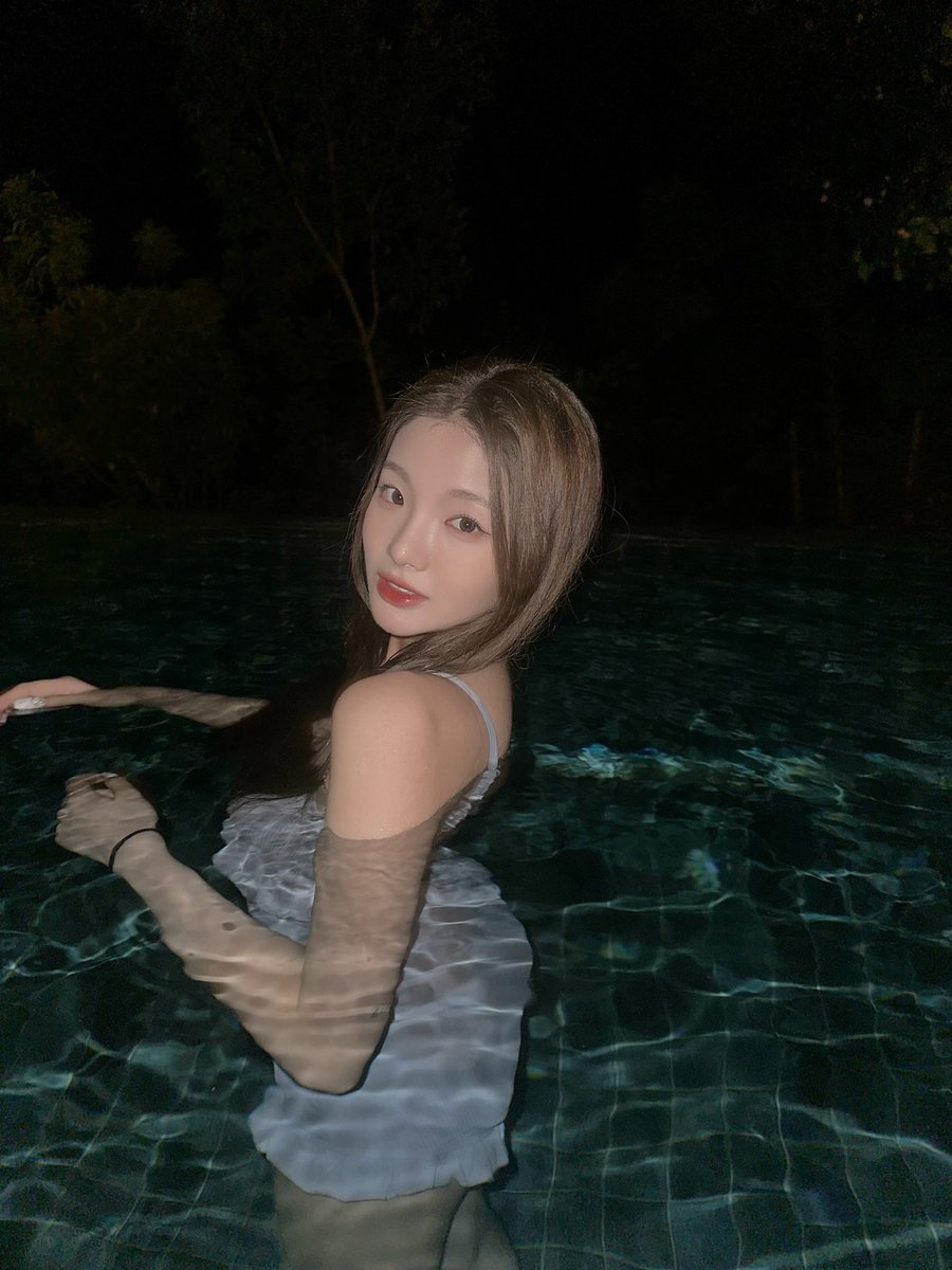 tribedaloca's tweet photo. [#켈리 🦥]
요즘 날씨 엄청 덥죠??🏊‍♂️🏊‍♀️

#트라이비 #TRI_BE #Kelly https://t.co/n5vG15hE7F