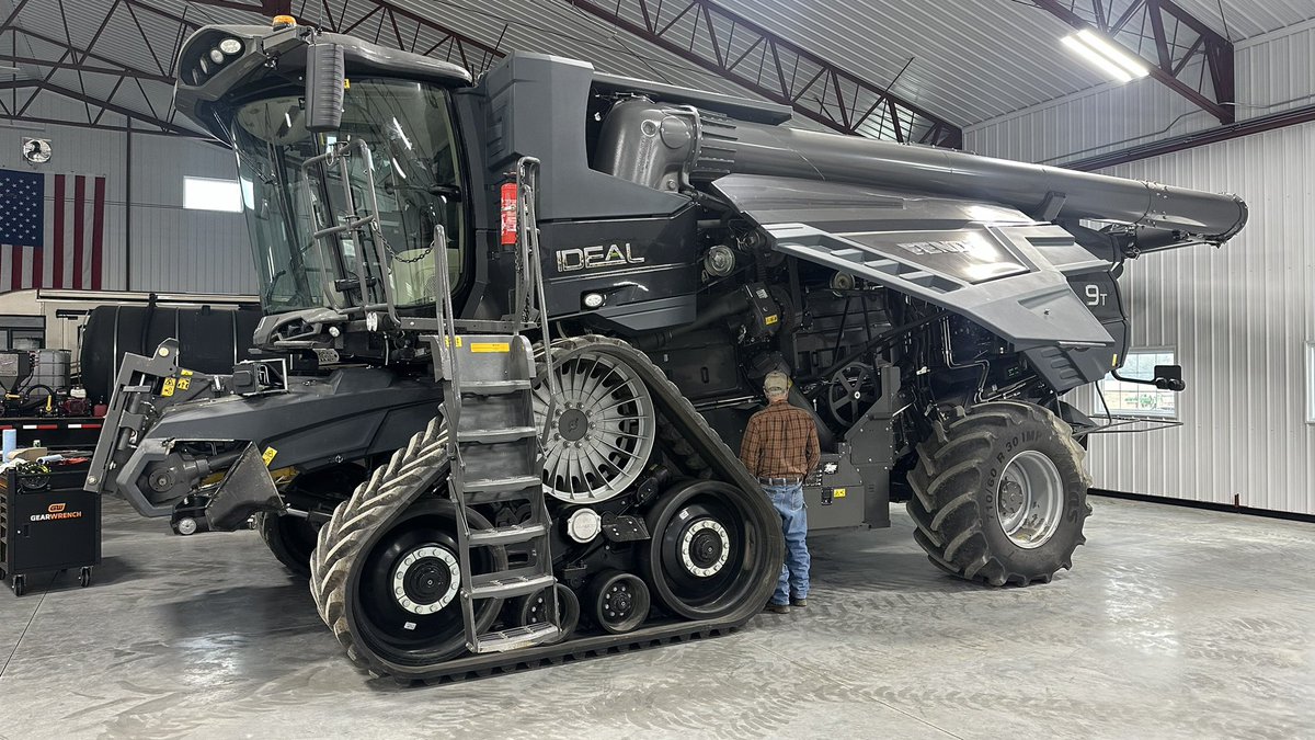 Dad and I will be doing a Q&amp;A video on our Fendt Ideal. Does anyone have any questions? If so drop them in the comments. <a href="/Fendt_NA/">Fendt_NA</a>