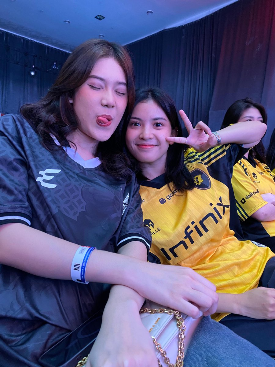 💙💛