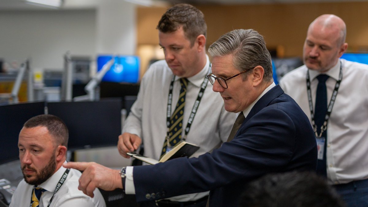Metropolitan Police (@metpoliceuk) on Twitter photo Today the Prime Minister <a href="/Keir_Starmer/">Keir Starmer</a> visited our Lambeth operations centre to thank officers for their ongoing efforts to stop disorder in the capital and keep our communities safe. Today the Prime Minister <a href="/Keir_Starmer/">Keir Starmer</a> visited our Lambeth operations centre to thank officers for their ongoing efforts to stop disorder in the capital and keep our communities safe.