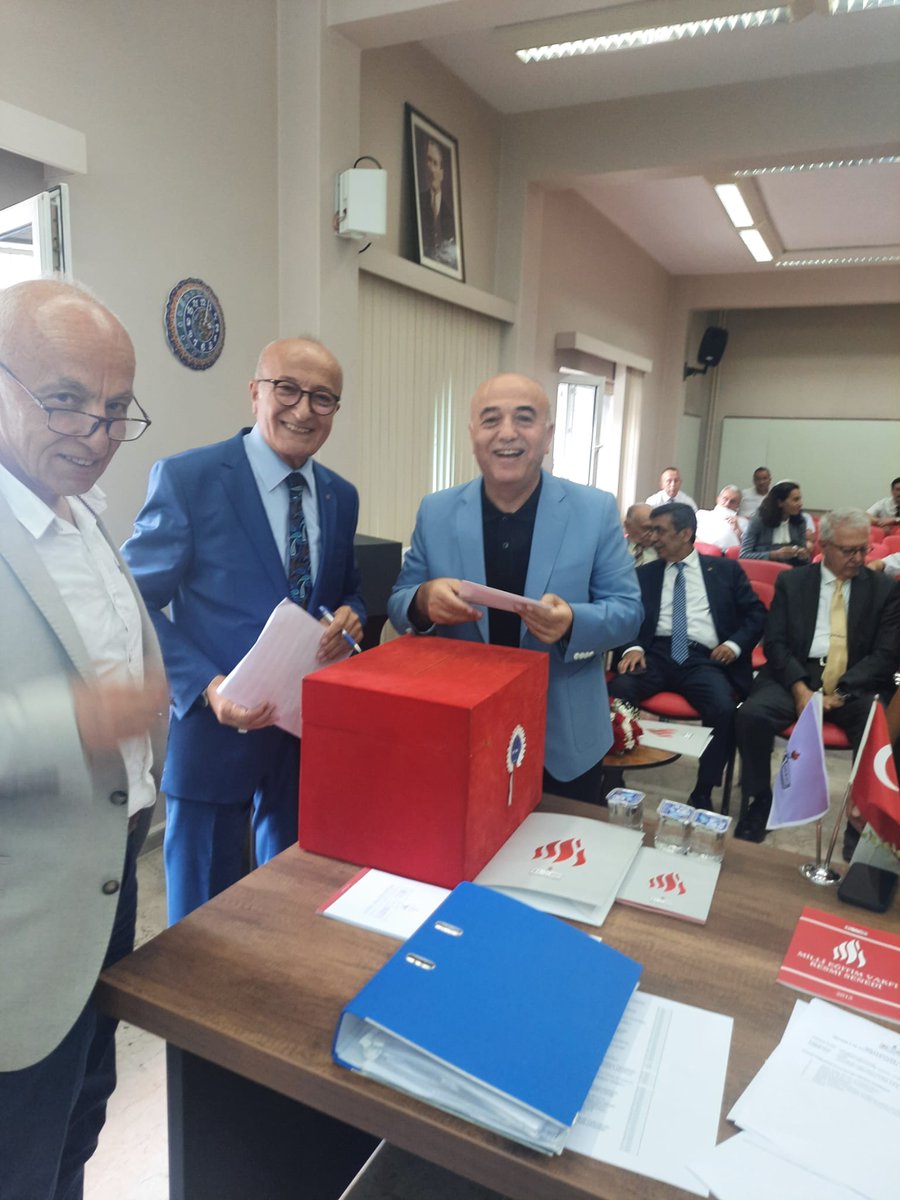 ybuyuk34's tweet photo. Millî Eğitim Vakfı Seçimli Olağanüstü  Genel Kurul Toplantısı'nda  genel kurul üyelerinin oyları ile tekrar yönetim kurulu üyesi olarak seçildim. Güvenleri için tüm üyelere teşekkürlerimi sunuyorum.
Allah vakfımıza yaraşır hizmetlere imza atmayı nasip etsin,utandırmasın inşallah. https://t.co/JGrzfXT28I
