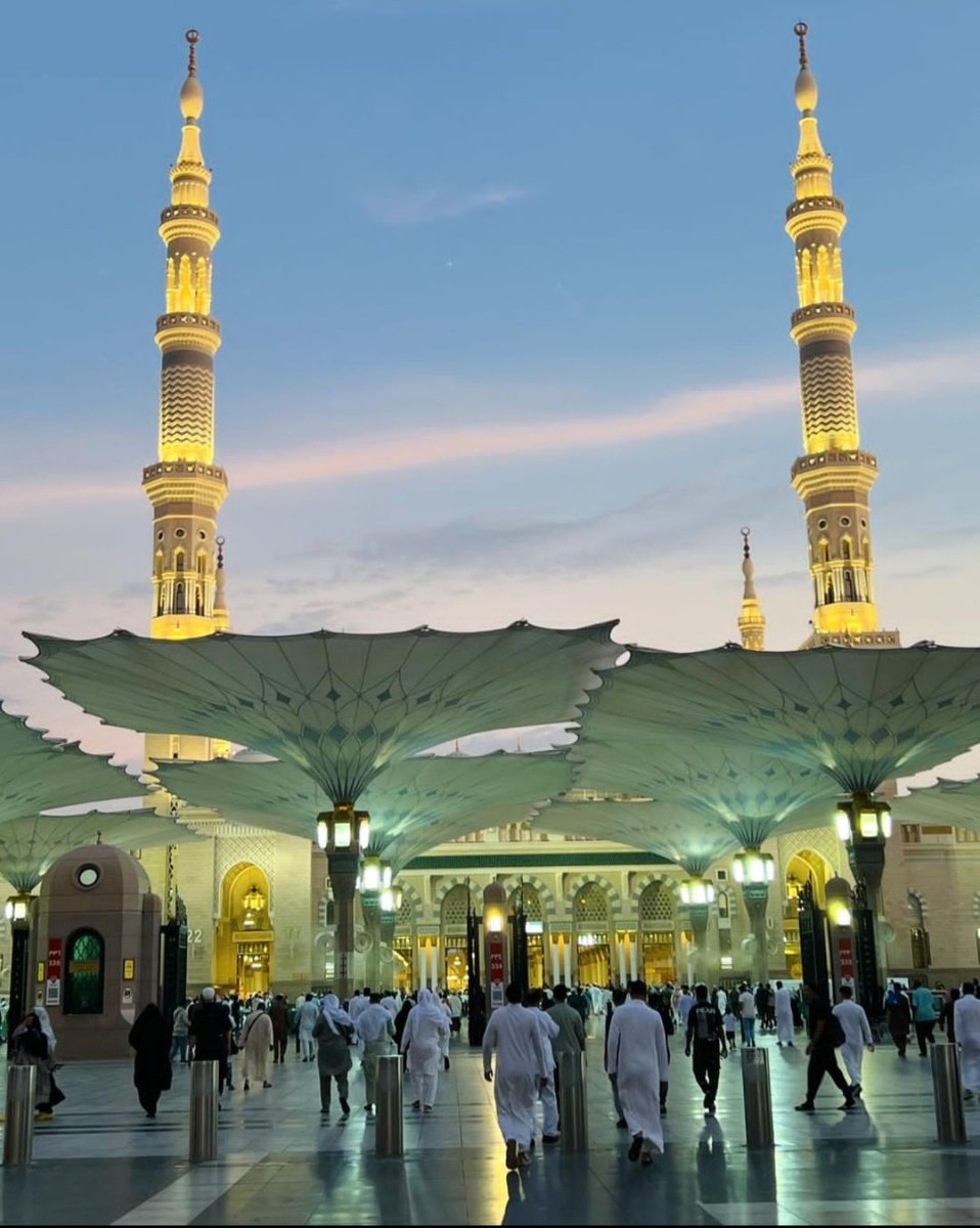 Mohammedbadrad1's tweet photo. إنّ المدينة مُستراحُ مشاعري
             وبها سعادةُ خاطِري وفؤادي 🧡 https://t.co/kpLAzoVLrk