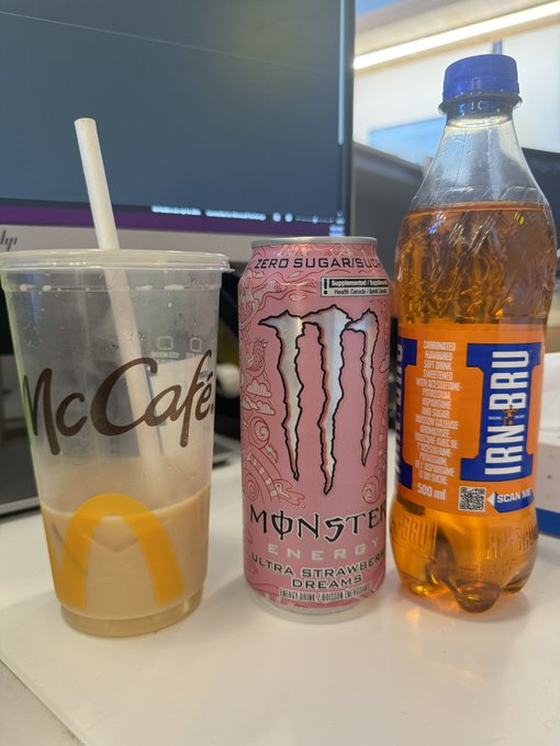 Tell me you&rsquo;re bi without telling me you&rsquo;re bi 🤣 https://t.co/LStZIB9Iem<a href="/tag/behindthescenes"class="tags"><span>#behindthescenes</span></a>