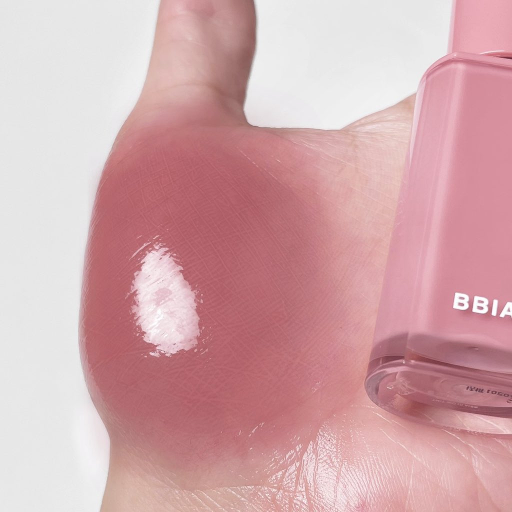 jjdoesitwork's tweet photo. bbia glow tint เบอร์ 14 daily คือถูกต้อง เป็นชมพู mlbb neutral tone ที่ทาแล้วหน้าโคตรละมุน ปากนัวเหมือนใส่ฟิลเตอร์ ฟินิชฉ่ำๆ อิ่มๆ ทาเดี่ยวๆ ก็สวย ใช้เป็นเบสแล้วเลเยอร์สีเข้มด้านในก็สวย ดูมีทักษะการทาปากชั้นสูง https://t.co/ntozTkCvOa