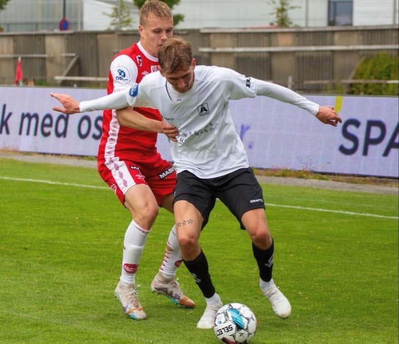 Martyrene tweet media