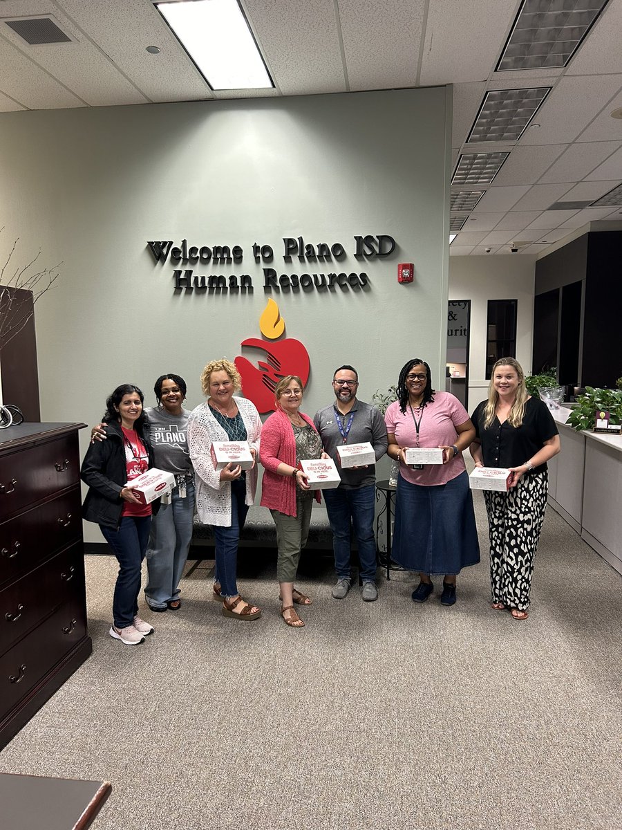 Plano ISD FANS Department wants to acknowledge all of the hard work from our teammates in Human Resources!  FANS provided box breakfast today to show their appreciation! #Teammates <a href="/Plano_Schools/">Plano ISD</a> <a href="/tnolanwilliams/">Theresa N Williams</a> <a href="/LariLiner/">Lariza Liner</a> <a href="/KristinHebert10/">Kristin Hebert, Ed.D.</a> <a href="/PISDEF/">PlSD Education FDTN</a> <a href="/PISDPTACouncil/">PlanoISD PTA Council</a> <a href="/MAS_PlanoISD/">Multilingual Academic Services PISD</a>
