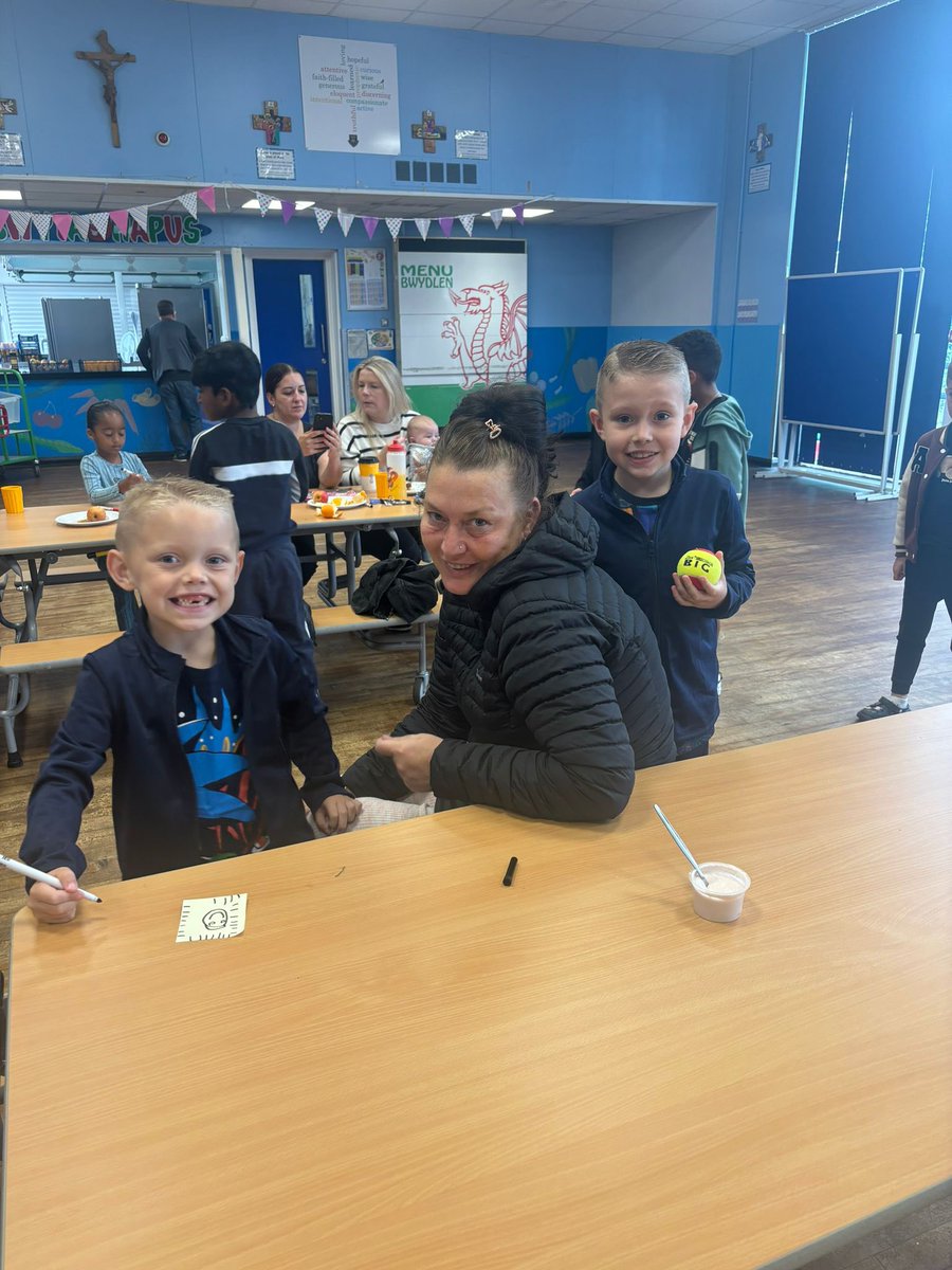 marys_rc's tweet photo. Food and Fun 24
Day 12
Our last breakfast with our families
@StAloysiusRC
@foodandfunwales @JanineBrill #BCAcommunity https://t.co/kMti4zpSHI