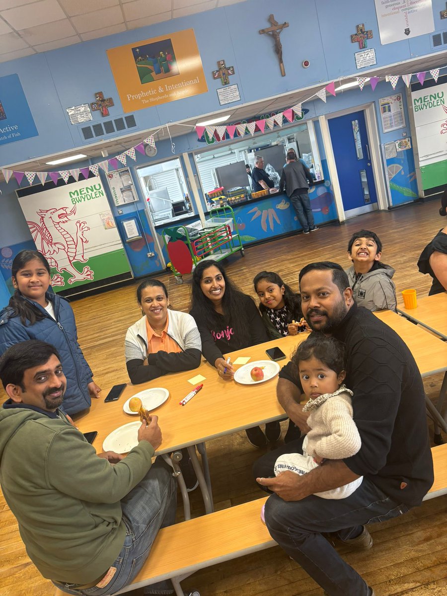 marys_rc's tweet photo. Food and Fun 24
Day 12
Our last breakfast with our families
@StAloysiusRC
@foodandfunwales @JanineBrill #BCAcommunity https://t.co/kMti4zpSHI