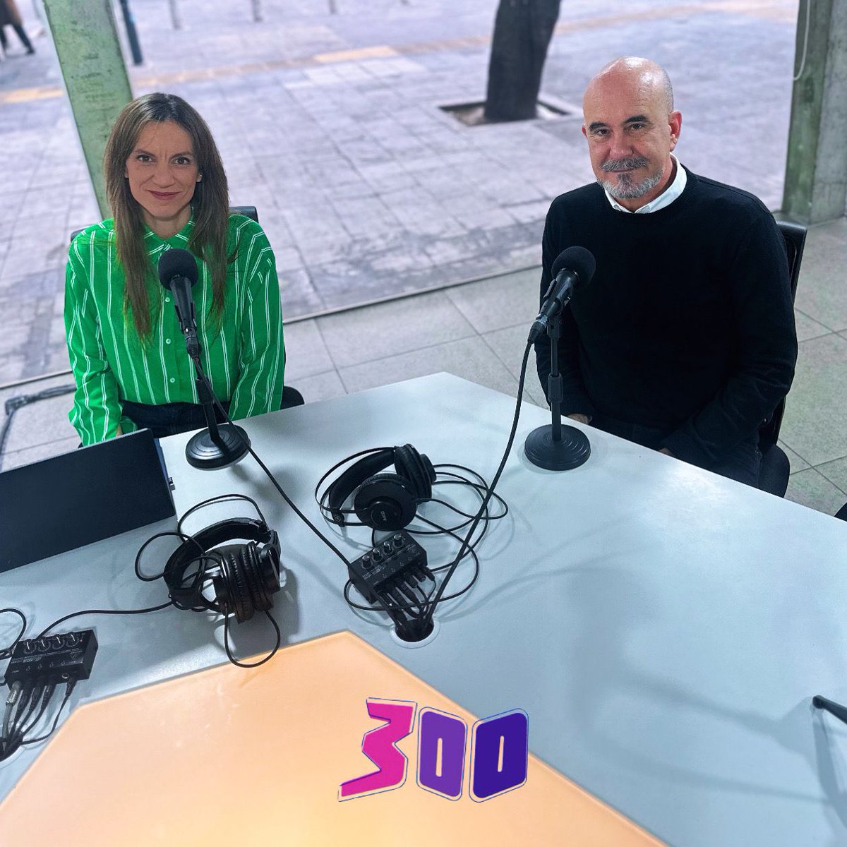 ¡En vivo! 🎧 300 por streaming

Hoy: el Estadio Centenario 🏟️
<a href="/DanzaMarcelo/">Marcelo Danza</a>, Decano de <a href="/fadu_udelar/">FADU Udelar</a>  🙌🏼
<a href="/pixelarq/">Daniel Thul</a>, creador de “Patrimonio Virtual” 🛜
<a href="/elgrangustaf/">El Gran Gustaf</a>, que presentará “30 años de risa”
Sebastián García, la voz del Estadio 🎙️

🔴 Mira por youtube.com/live/QXDB0pMU-…