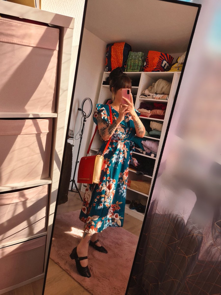 MarynaKoshkina_'s tweet photo. Quand je vais en date, je ressemble plus à ça qu'à une modèle (aka 10% de ma vie dont je n'ai absolument pas honte). Faudra me dire où un type est capable de faire le lien quand il me voit entre la personne qu'il a face à lui et .. la modèle de nu 😉😶 https://t.co/fhoMmODSJ4