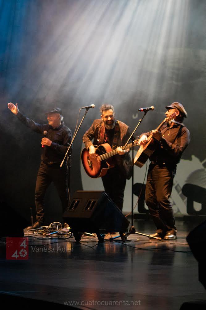 Cuatro Cuarenta tweet media