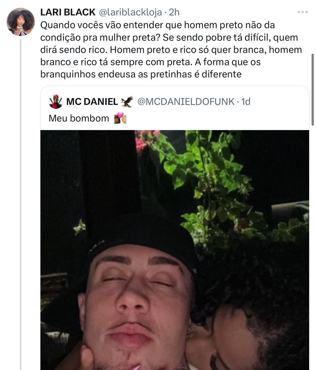 LeviKaique's tweet photo. Sim, o branco rico tá sempre com preta. Eis o príncipe encantado que vai salvar a mulher preta da solidão: O HOMEM BRANCO  /i

Eu sinceramente não entendo porque as pessoas ainda se justificam na internet. Pega seu branco em paz, não é crime

É chacota demais essas justificativas https://t.co/xaIdR7EYPA
