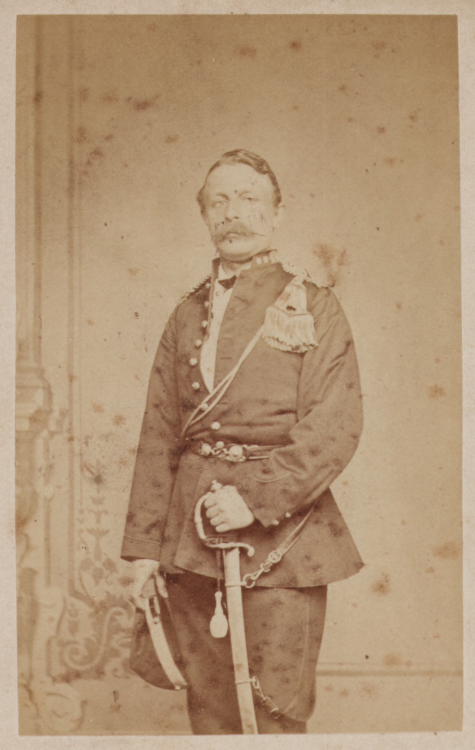 Vanaf 26-9 in de <a href="/Chocolafabriek/">Chocoladefabriek Gouda</a>, de collegereeks 'Tot op de draad'. Over kleding, mode, taal en meer! Met historici Ileen Montijn (<a href="/ihmont/">ileen montijn</a>) en Martine Teunissen (<a href="/Beleeftverleden/">Martine Teunissen</a>), archeoloog Deandra de Looff en taalkundige <a href="/VivienWaszink/">Vivien Waszink</a>. Kijk op bibliotheekgouda.nl/agenda/Draad1.…