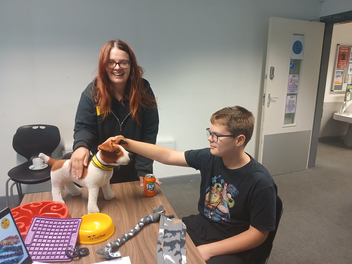 Enjoy a FREE fun family workshop with <a href="/DogsTrust/">Dogs Trust 💛🐶</a>  to learn how to feel safe around and care well for our four legged friends! 15th Aug Lamberhead Green and Marsh Green libraries, 22nd Aug Tyldesley and Atherton libraries - more details and booking here bit.ly/WiganLibraries…