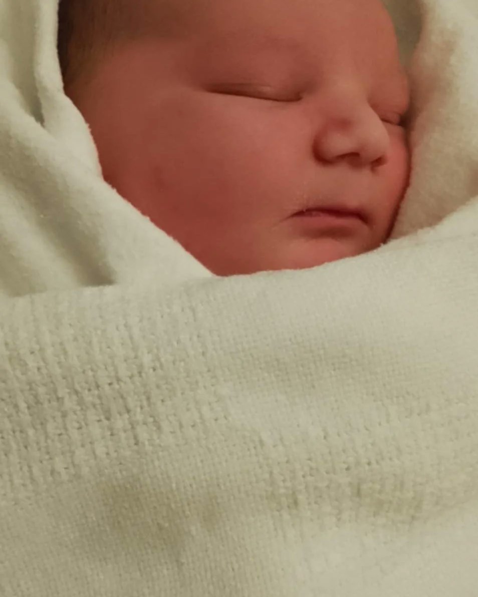 Gina_OutReign's tweet photo. Can't believe it's been just over 3 weeks already since he finally became earth side. Please stop growing so quickly 😭🥺 https://t.co/lRS2xstGKM