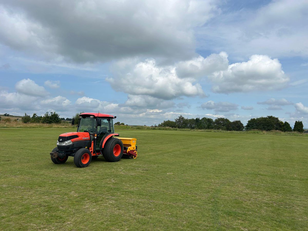 2024 Pitch Renovations 🚜🌱▶️

Ever wondered what goes on behind the scenes in the clubs summer shutdown? Well a big part of it is getting our pitches ready for a season for football.

#WeAreMillHillJuniors #StrivingClub #ProudClub #Grassroots  

🔴◻️🔹